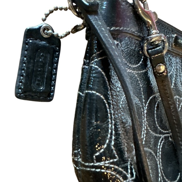 Coach Patent Leather Signature "C" Black Wristlet Mini Bag Zipper Wallet - Picture 3 of 4